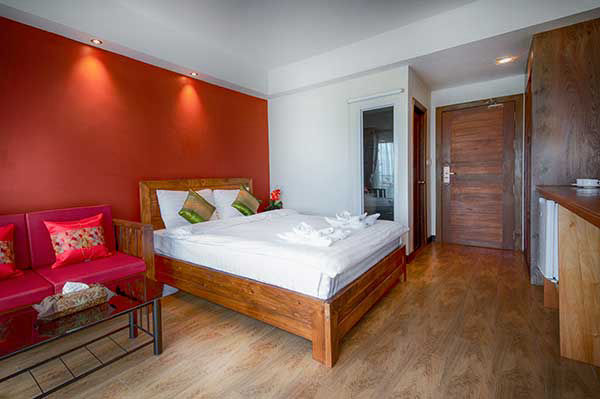 Terrace Groundfloor room - pool/restaurant view